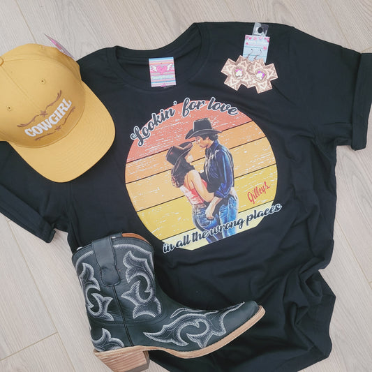 Lookin For love tee Black